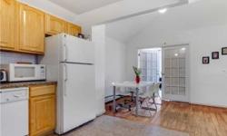 Very Large Apartment Near Astoria Park With Vaulted Ceilings, gKDMbMR Skylights, Washer Dryer In Unit And A Balcony. Call Today.
Email property1zdompgp8x@ifindrentals.com to get more details.
SHOW ALL DETAILS