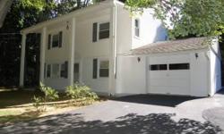 $298,000 , 3 bedrooms, 1 full baths, 1 half baths, 1,400 square feet
For Information | Prudential River Towns Real Estate | (914) 271-3300
206 Lafayette Ave, Cortlandt Manor, NY
Centrally Located
3BR/1+1BA Single Family House
offered at $298,000
Year