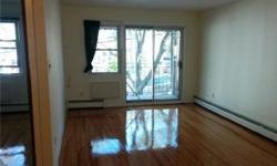 Apartment for rent in Astoria.. Close to dining and gKDin99 shops, bright, gas stove, trash included.
Email property1zdomp1gxk@ifindrentals.com for more photos.
SHOW ALL DETAILS