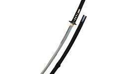 The Raptor Unokubi-Zukuri (Cormorants Neck) blade design is patterned after the shape of the Naginata, the powerful long-handled weapon popular between the 12th and 14th centuries. Notable for the strongly relieved shinogi-ji and diamond-shaped kissaki,