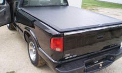 New Truxedo Truxsport Tonneau Cover Free Shipping,
608-482-3454
TJ's Truck Accessories visit us at
http://www.tjtrucks.com
Truxedo Truxsport Tonneau Covers. Roll up covers at a snap cover price!
Free Shipping in lower 48 states.
Features
Smooth Look, No