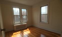 Lots of Closets! Hardwood floors throughout and lots of su ight. 1-2 gKDDcaa blocks to the 30th or Astoria N Q subway stations. BuySell1000.
Email property1zdompc3ur@ifindrentals.com to get more details.
SHOW ALL DETAILS